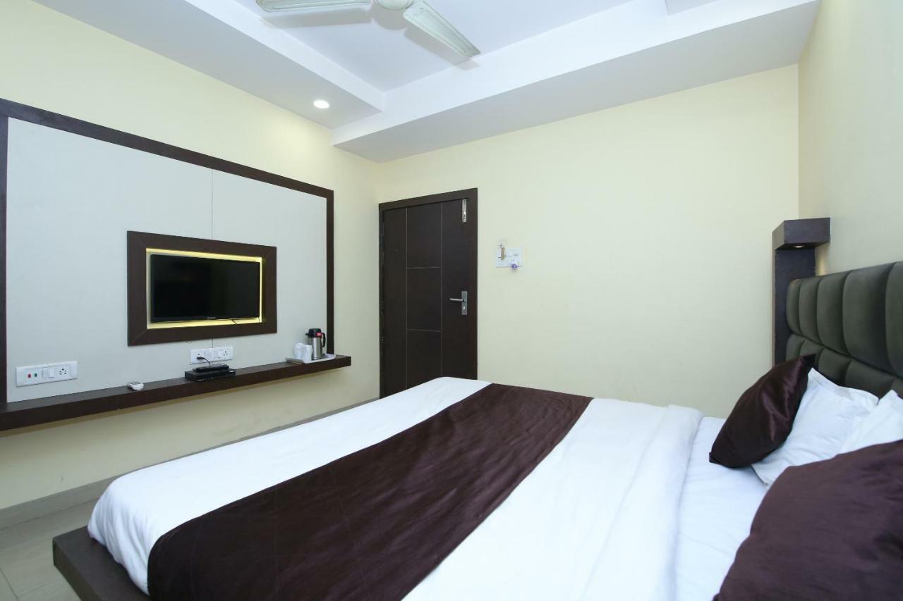 Hotel Rahul Jabalpur Buitenkant foto