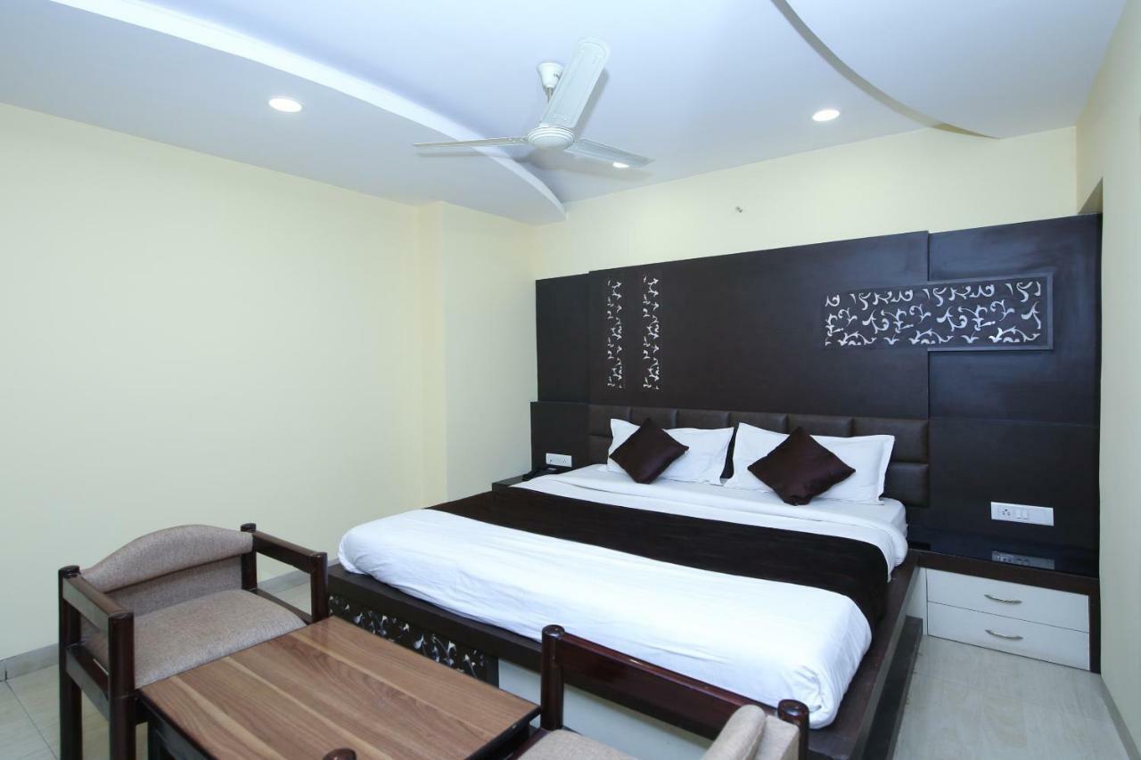Hotel Rahul Jabalpur Buitenkant foto