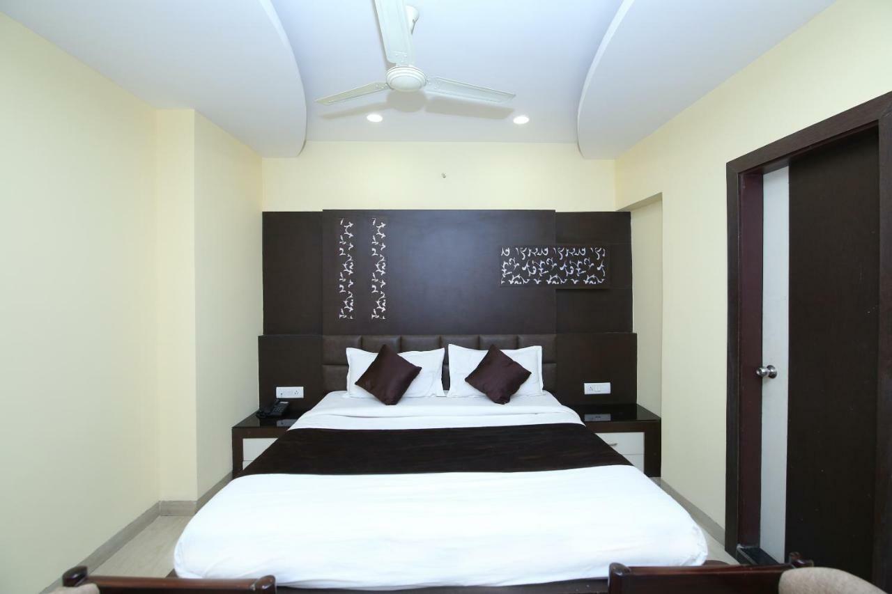 Hotel Rahul Jabalpur Buitenkant foto